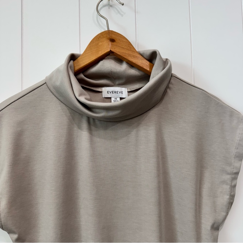Evereve Short Sleeve Mock Neck Top in Light Beige - Picture 5 of 12